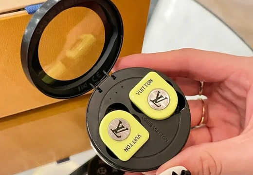 LV Bluetooth earphone