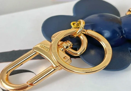 LV Pendant 2
